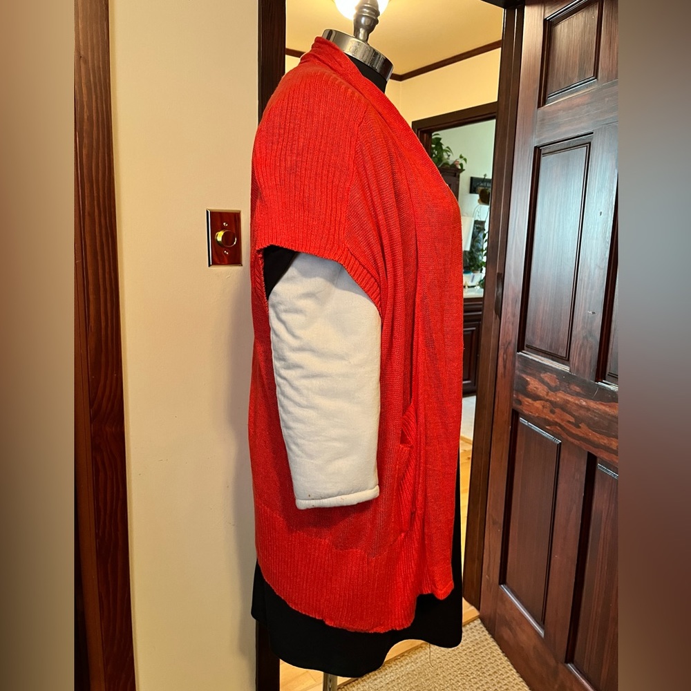 Sejour sleeveless lightweight knit sweater in a beautiful orange color. Size 1x - Picture 2 of 8